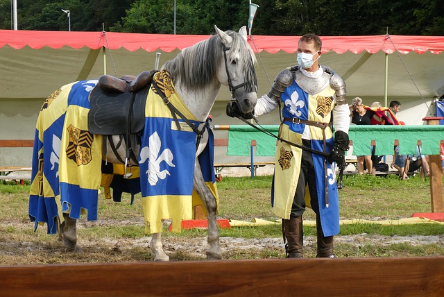 她反复制造 她反复制造